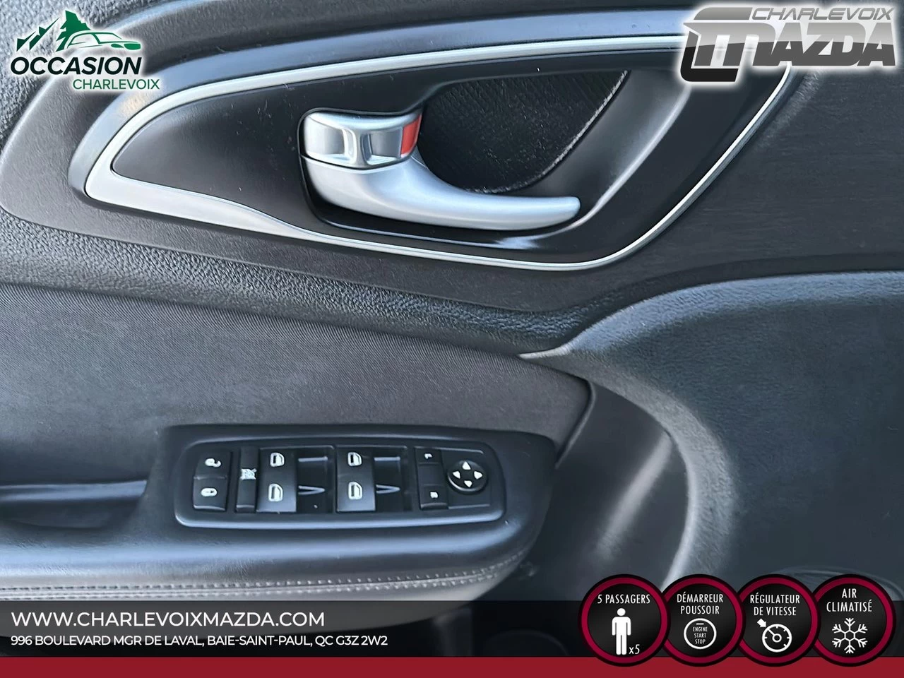 2016 Chrysler 200 LX Main Image